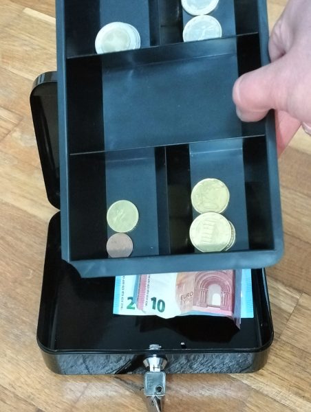 Caisson à monnaie avec 3 clés
