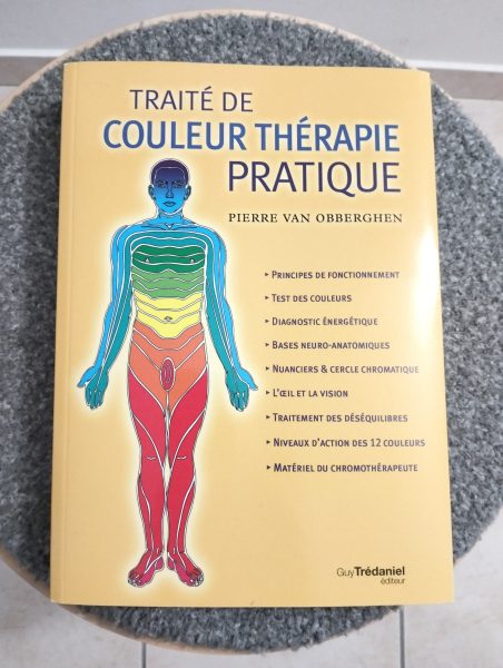 Livre traité couleur thérapie pratique occasion