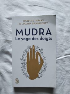 Livre MUGA Le yoga des doigts