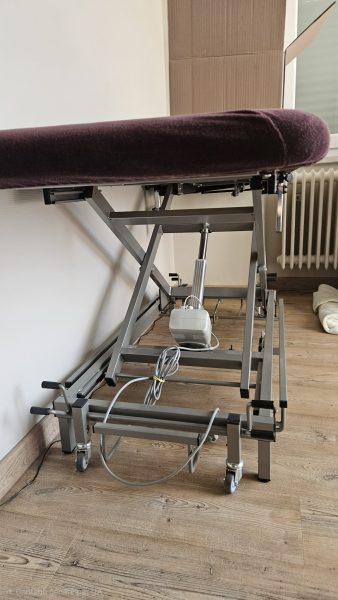 Table de massage électrique Özpinar – Très bon état – Idéale praticien / cabinet