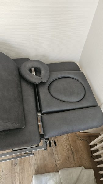 Table de massage électrique Özpinar – Très bon état – Idéale praticien / cabinet