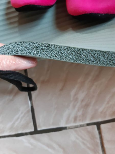 Lot complet yoga : tapis, briques, coussin de méditation, genouillères et accessoires