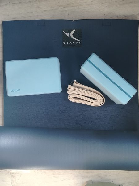 Yoga ensemble tapis cales et sangle