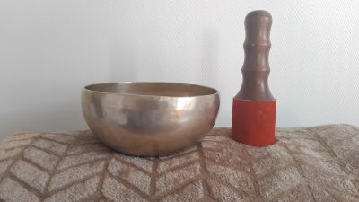 Bol tibétain martelé aux 7 métaux