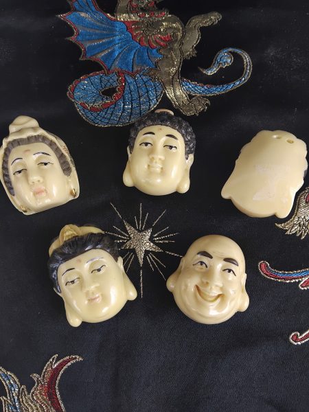 Masques Bouddha et zen à porter en pendentif – Décoration spirituelle