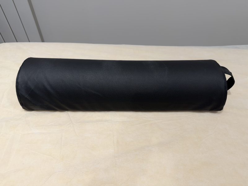 VENDUE Table de massage, housse de transport, matériel et accessoires et livre, tout est NEUF.