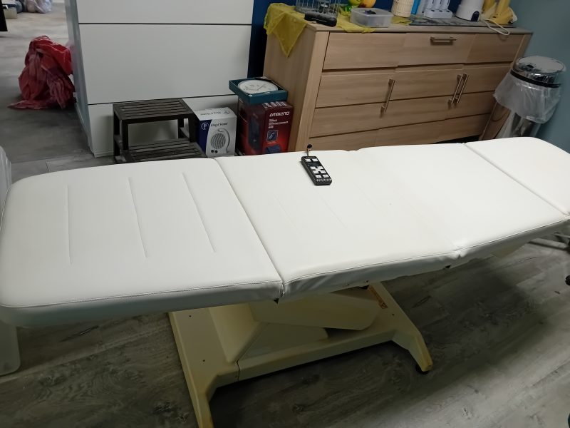 Table de soins électrique