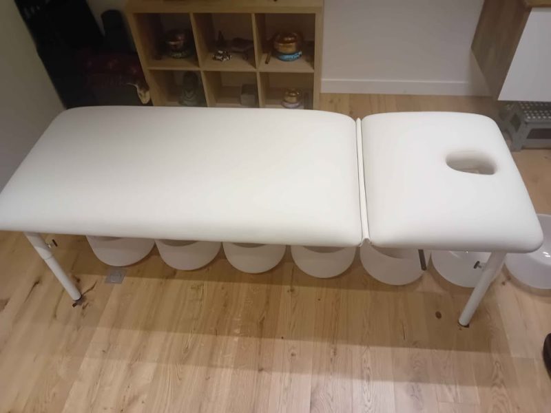 Table de massage professionnelle réglable – Très bon état