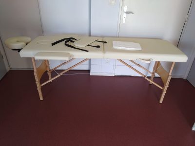 Table de massage pliante TecTake beige comme neuve + accessoires
