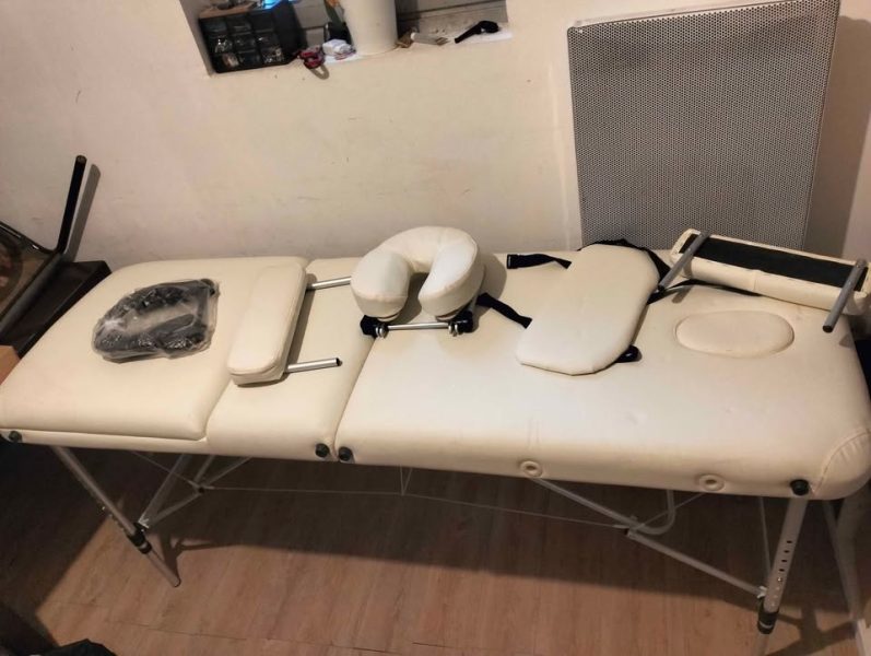Table de massage pliante complète – Très peu utilisée