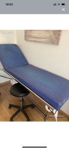 Table d’examen ou de soins, dossier fixe + tabouret