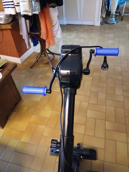 Vélo d'appartement électrique